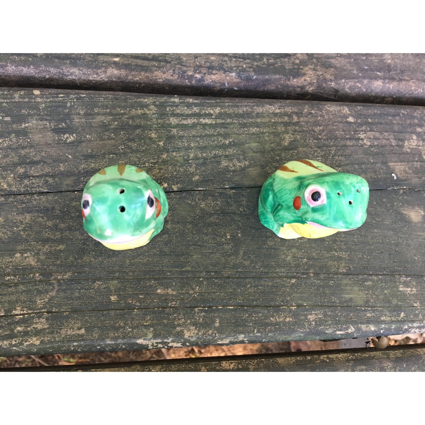 vintage frog ceramic Salt and Pepper small Shaker Set Made in Japan green yellow