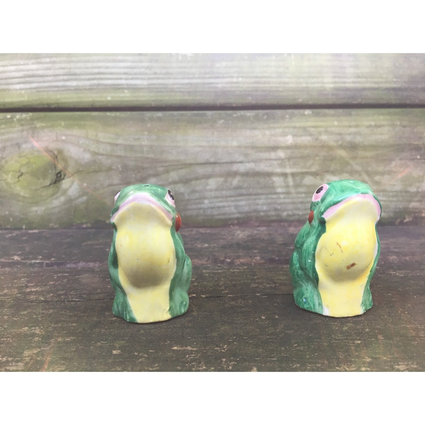 vintage frog ceramic Salt and Pepper small Shaker Set Made in Japan green yellow